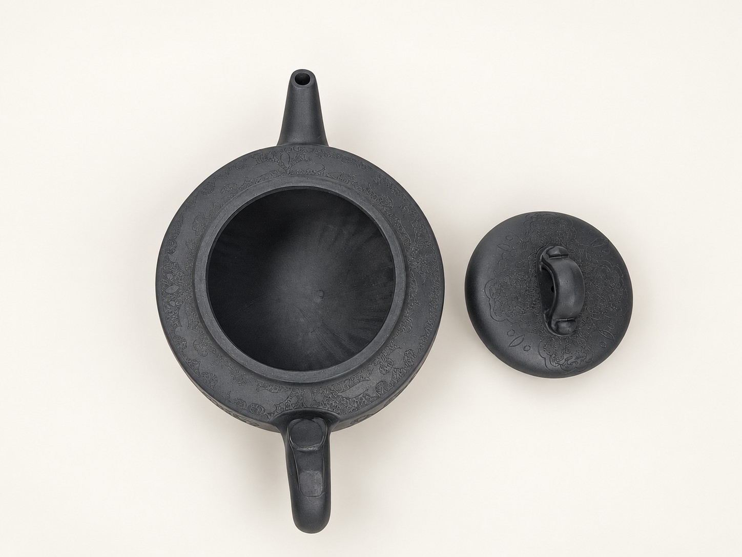 深灰雕紋壺:開蓋細節(修飾展示照)